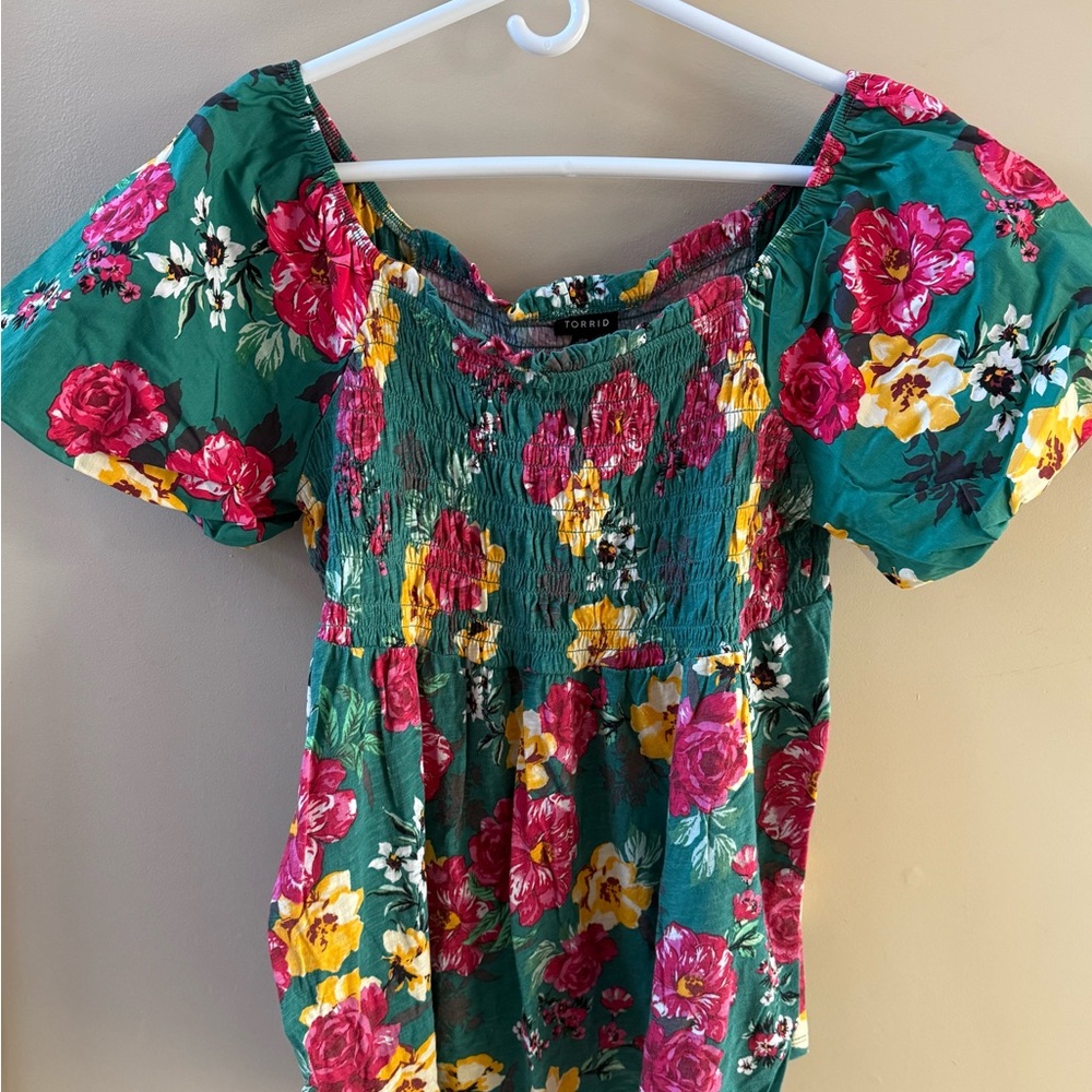 Worn Once Torrid Size 00 Floral Smocked Top - Green, Red, Yellow